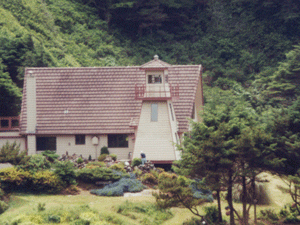 Cleft of the Rock Lighthouse